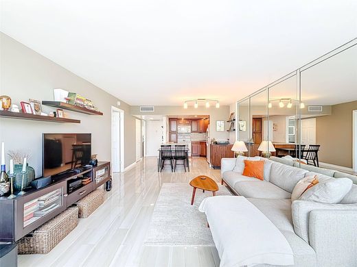 ハリウッド, Broward Countyのアパートメント・コンプレックス