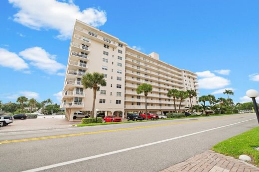 Hillsboro Beach, Broward Countyのアパートメント・コンプレックス