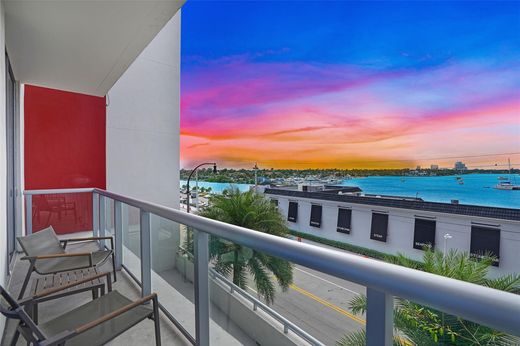 Residential complexes in Hollywood, Broward County