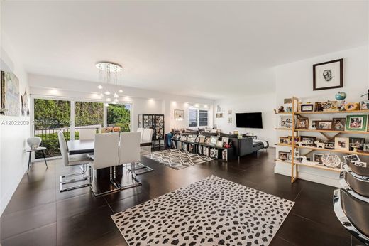 Complexes résidentiels à Miami Shores, Comté de Miami-Dade