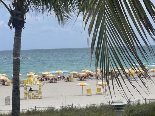 Miami Beach, Miami-Dade Countyのアパートメント・コンプレックス