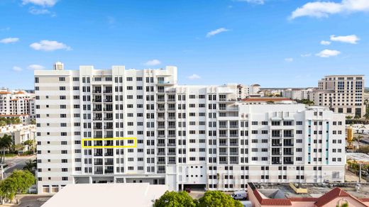 Residential complexes in Boca Raton, Palm Beach
