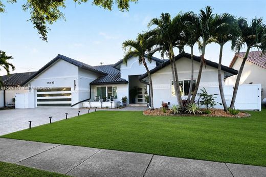 Villa in Pembroke Pines, Broward County