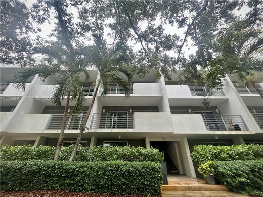 Residential complexes in South Miami, Miami-Dade