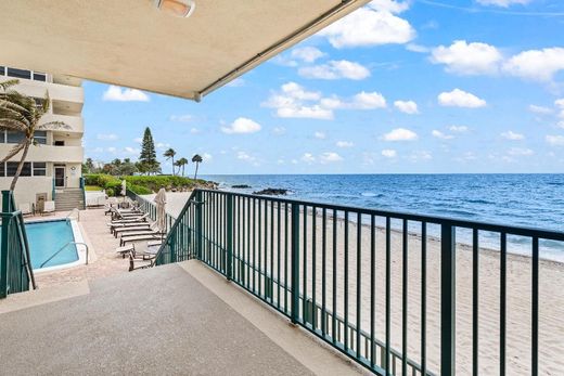 Residential complexes in Hillsboro Beach, Broward County