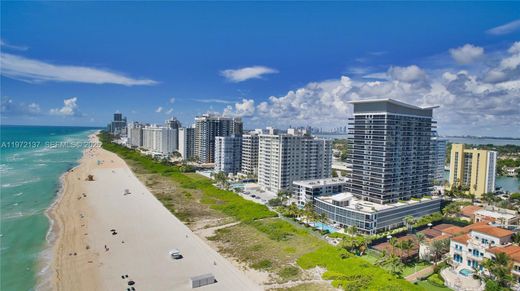 Residential complexes in Miami Beach, Miami-Dade