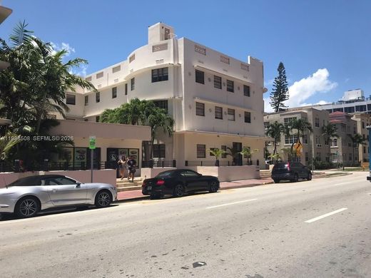 Residential complexes in Miami Beach, Miami-Dade