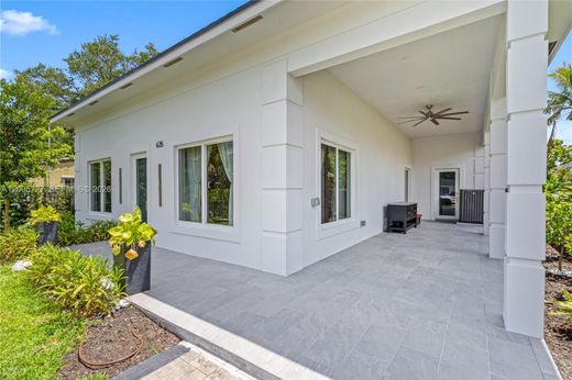 Villa - Hallandale Beach, Broward County
