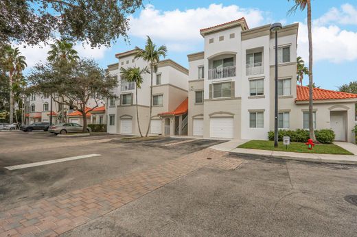 Residential complexes in Palm Beach Gardens, Palm Beach
