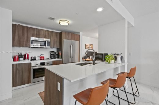 Residential complexes in Miami, Miami-Dade