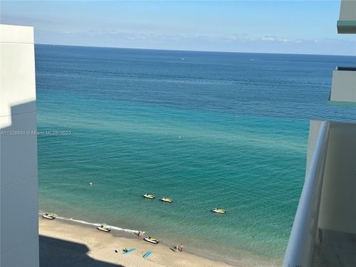 Residential complexes in Hollywood, Broward County