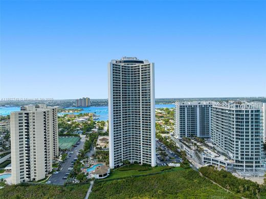 Residential complexes in Palm Beach Shores, Palm Beach