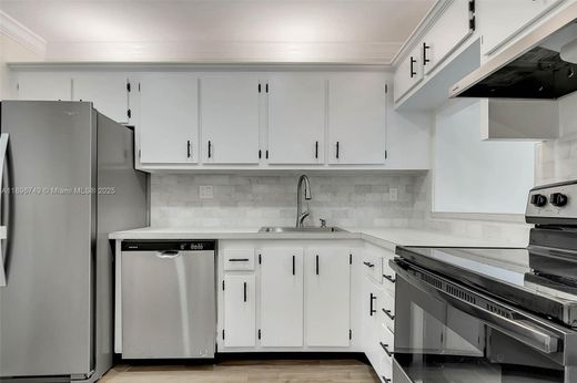 ‏בניין ב  מיאמי, Miami-Dade County