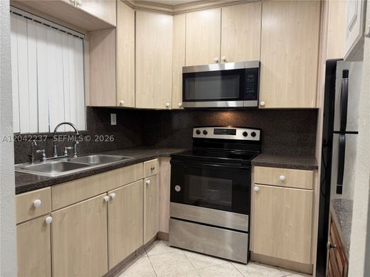 Complesso residenziale a North Miami Beach, Miami-Dade County
