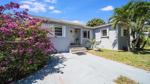 Villa in Virginia Gardens, Miami-Dade County