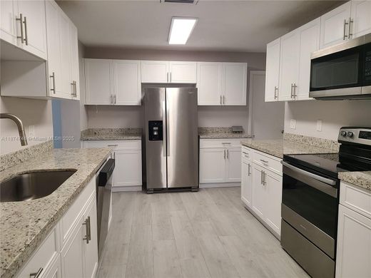 Villa in Deerfield Beach, Broward County