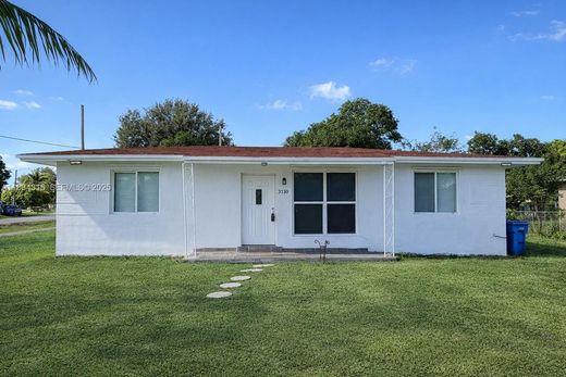 Villa in West Park, Broward County