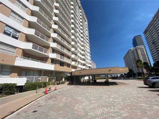 Kamienica w Hallandale Beach, Broward County