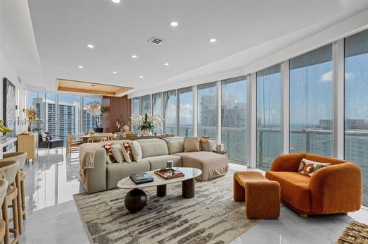 Residential complexes in Miami, Miami-Dade