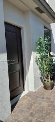 Residential complexes in Miami, Miami-Dade