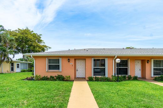 Residential complexes in Delray Beach, Palm Beach
