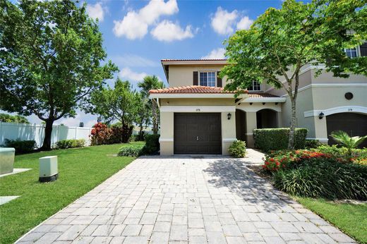 تاون هاوس ﻓﻲ Deerfield Beach, Broward County