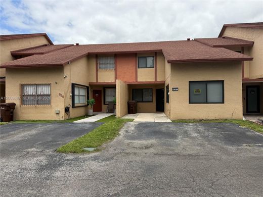 Таунхаус, Hialeah, Miami-Dade County