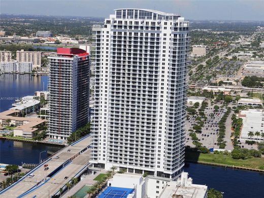 Residential complexes in Hollywood, Broward County