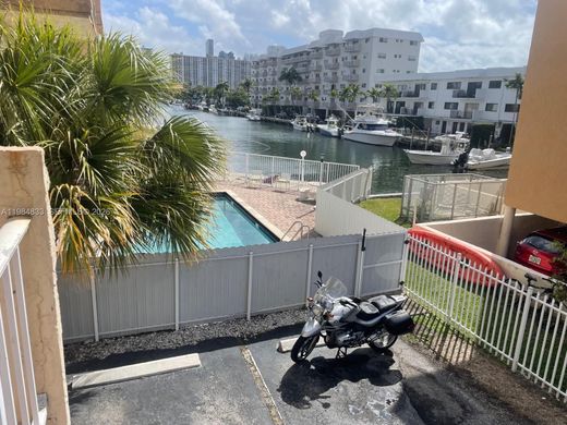 Жилой комплекс, North Miami Beach, Miami-Dade County