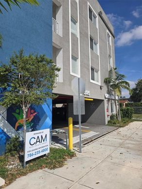 マイアミ, Miami-Dade Countyのアパートメント・コンプレックス