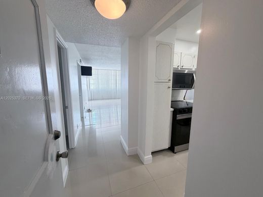 Komplex apartman Hallandale Beach, Broward County