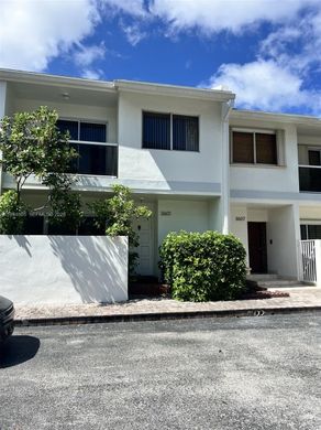Townhouse in North Miami Beach, Miami-Dade