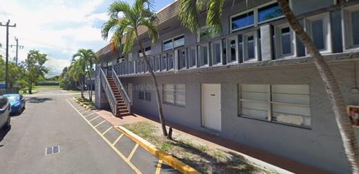 Residential complexes in Fort Lauderdale, Broward County