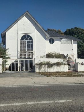 Villa in Hialeah, Miami-Dade County
