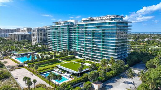 Residential complexes in Key Biscayne, Miami-Dade