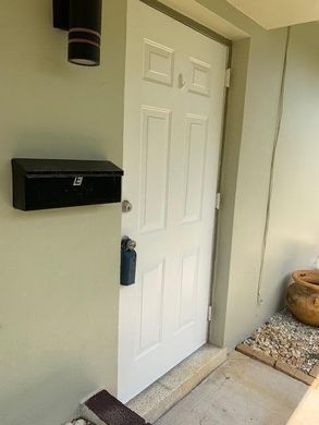 Townhouse in Oakland Park, Broward County