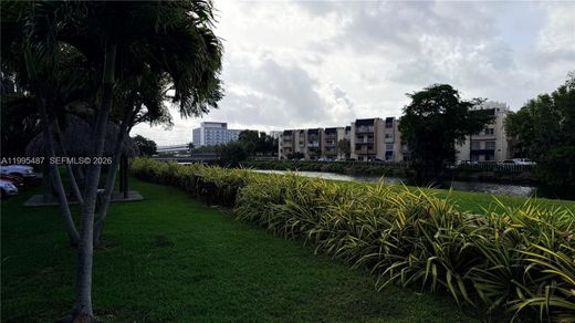 Жилой комплекс, Майами, Miami-Dade County