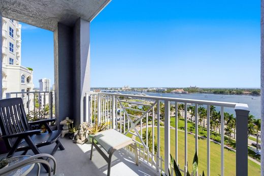 Residential complexes in West Palm Beach, Palm Beach