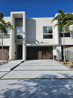 Townhouse in Pompano Beach, Broward County