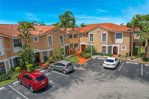 Residential complexes in Miami, Miami-Dade