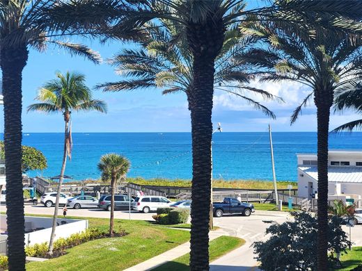 Residential complexes in Deerfield Beach, Broward County