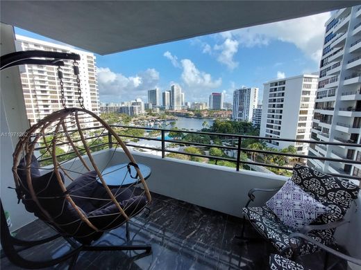 Residential complexes in Hallandale, Broward County