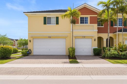 Townhouse in Davie, Broward County