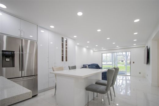 콘도미니엄 / Pembroke Pines, Broward County