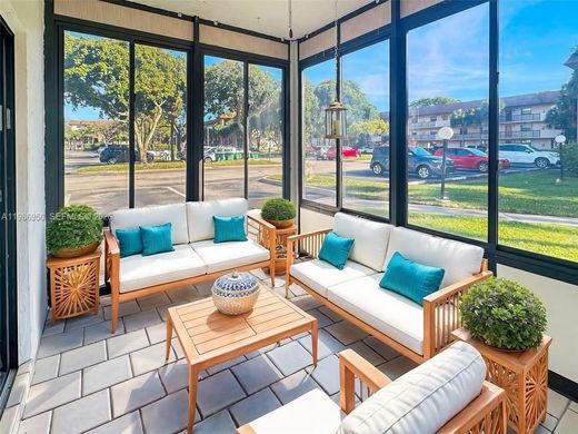 Residential complexes in Tamarac, Broward County