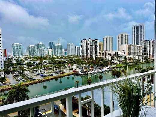 Residential complexes in Sunny Isles Beach, Miami-Dade