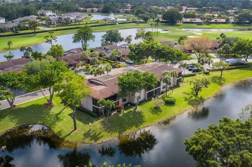Residential complexes in Boca Raton, Palm Beach