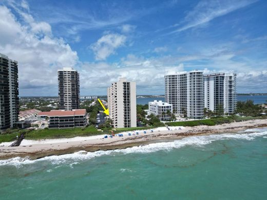 Residential complexes in Riviera Beach, Palm Beach