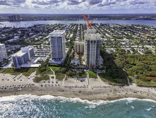 Residential complexes in Palm Beach Shores, Palm Beach