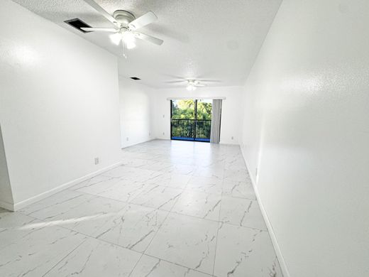 Residential complexes in Coral Springs, Broward County